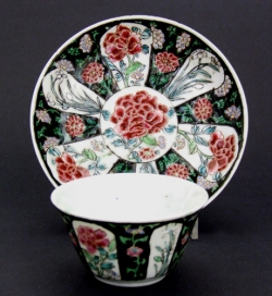 Yongzheng export famille noir tea bowl and saucer - courtesy R&G McPherson Antiques